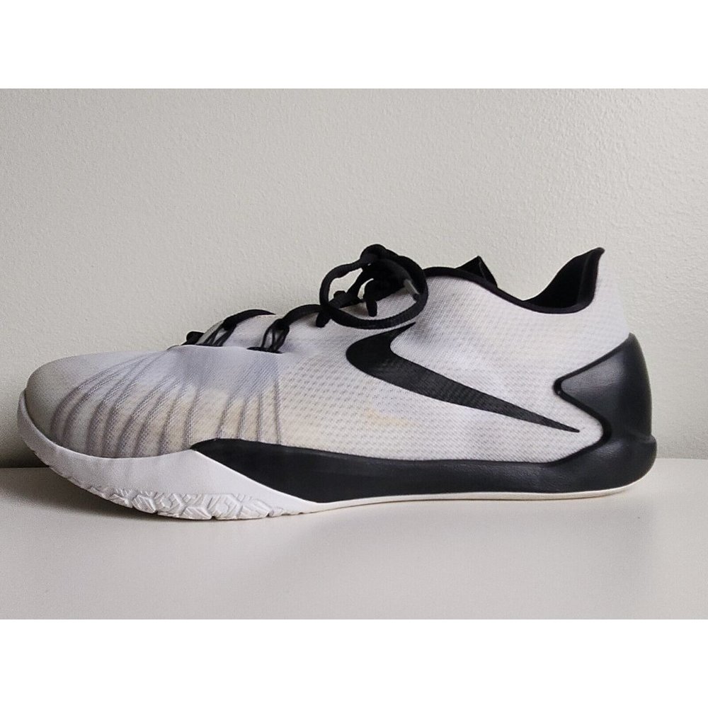 Size 14 - Men's Nike Hyperchase TB White Black Good pre-owned condition